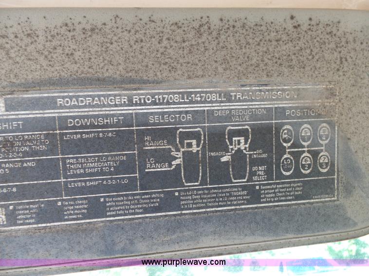 image for item L2027 1994 Ford LT8000 mixer truck