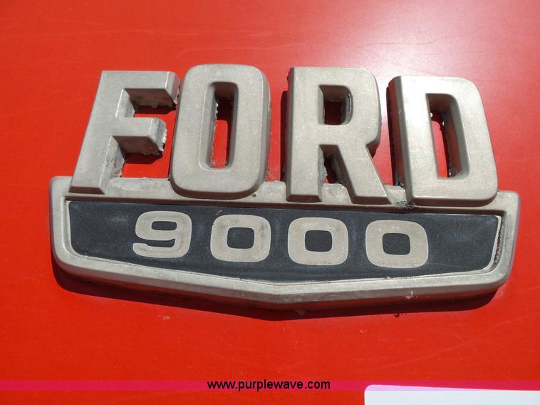 image for item L2027 1994 Ford LT8000 mixer truck