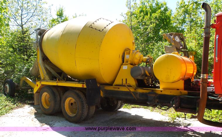 image for item L2029 1994 Ford LT8000 mixer truck