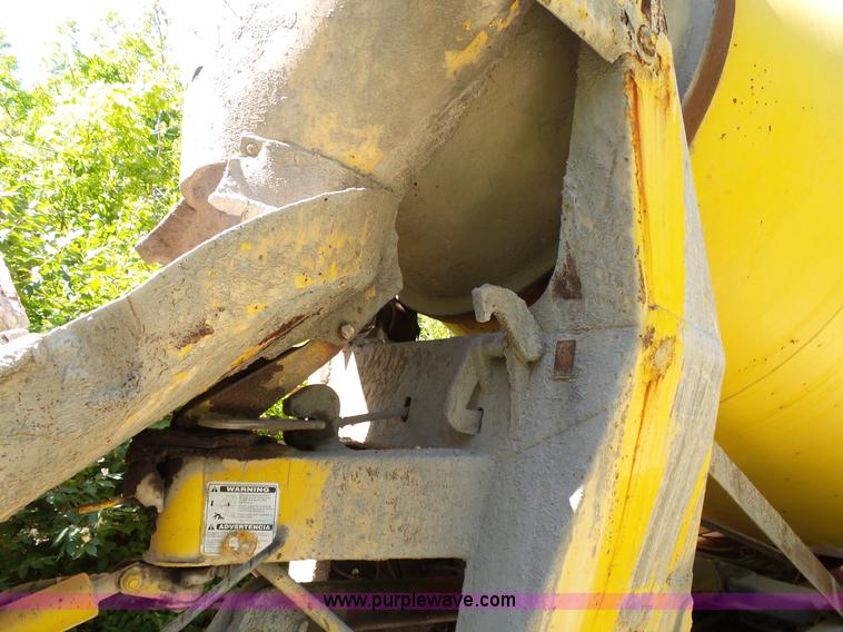 image for item L2029 1994 Ford LT8000 mixer truck