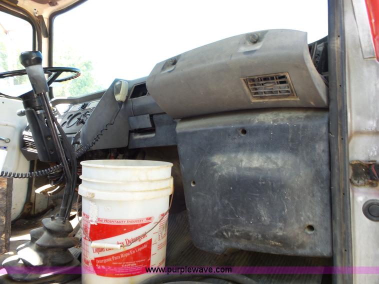 image for item L2029 1994 Ford LT8000 mixer truck