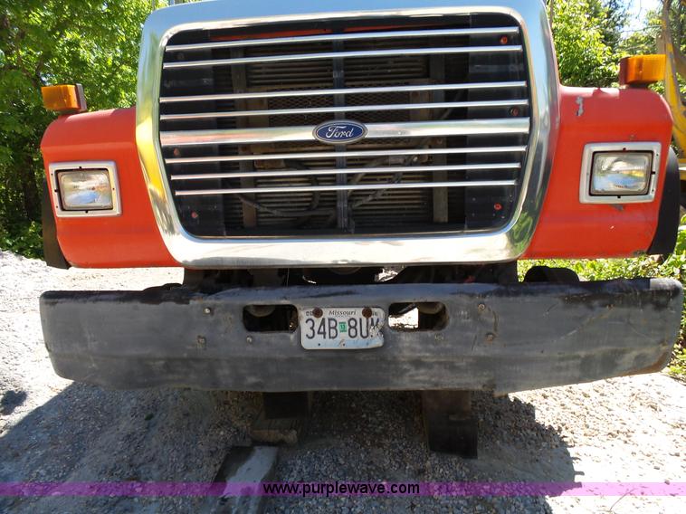 image for item L2029 1994 Ford LT8000 mixer truck