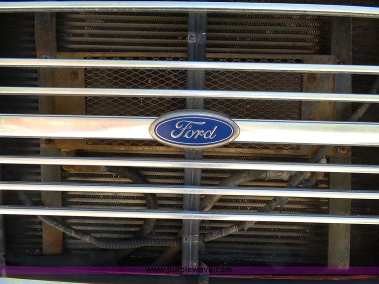 image for item L2029 1994 Ford LT8000 mixer truck