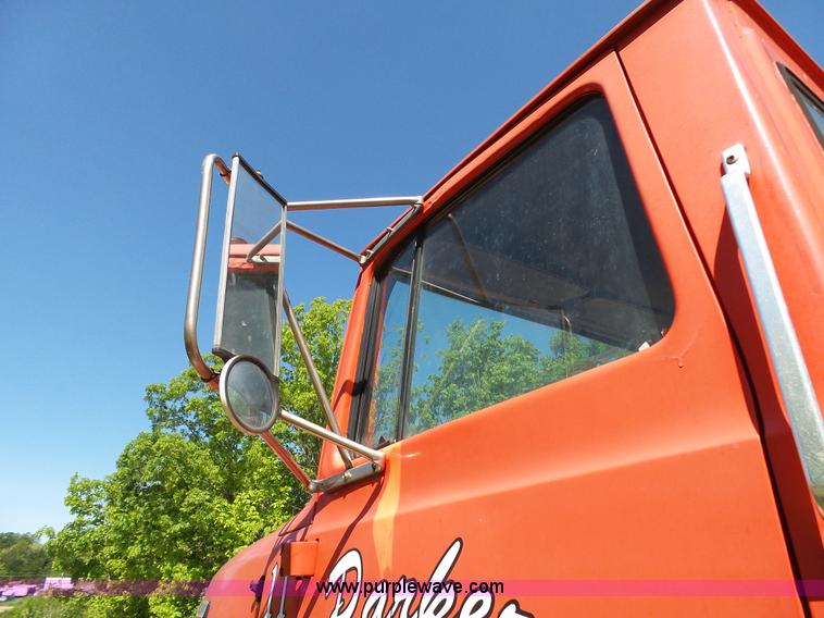 image for item L2029 1994 Ford LT8000 mixer truck