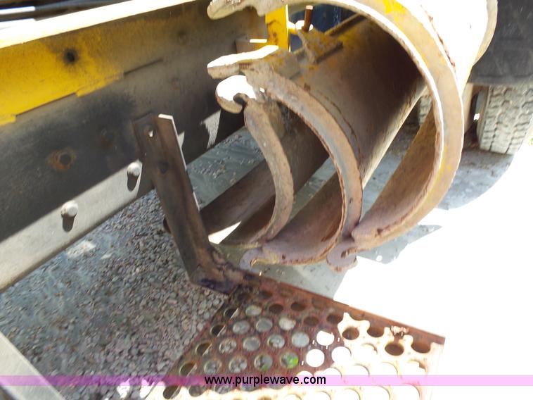 image for item L2029 1994 Ford LT8000 mixer truck