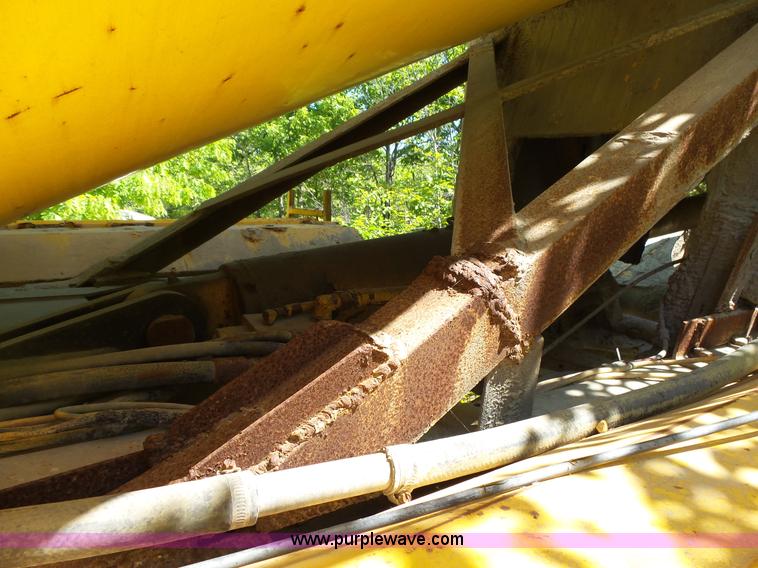 image for item L2029 1994 Ford LT8000 mixer truck