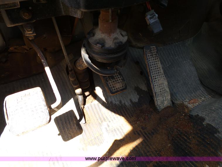 image for item L2029 1994 Ford LT8000 mixer truck