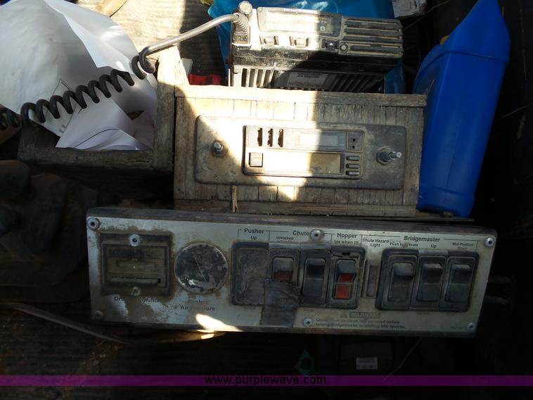 image for item L2029 1994 Ford LT8000 mixer truck