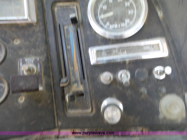 image for item L2029 1994 Ford LT8000 mixer truck