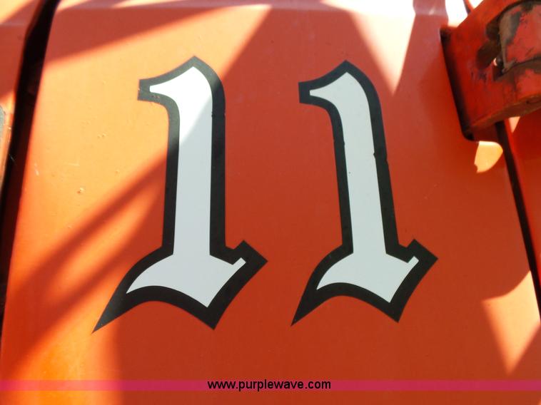 image for item L2029 1994 Ford LT8000 mixer truck