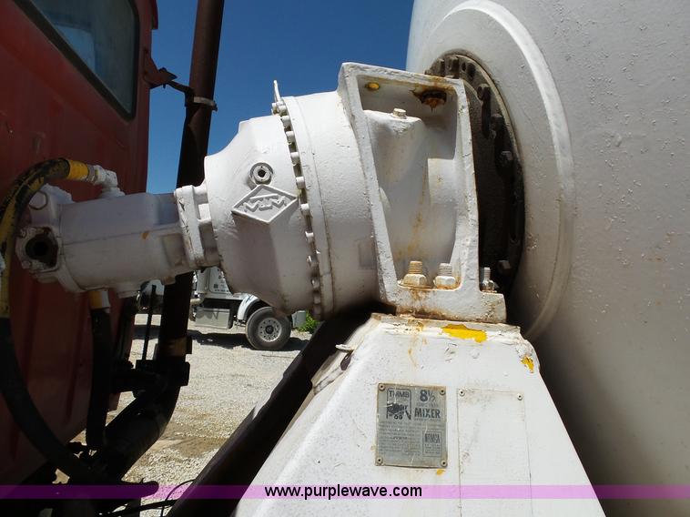 image for item L2030 1989 Ford LT8000 mixer truck