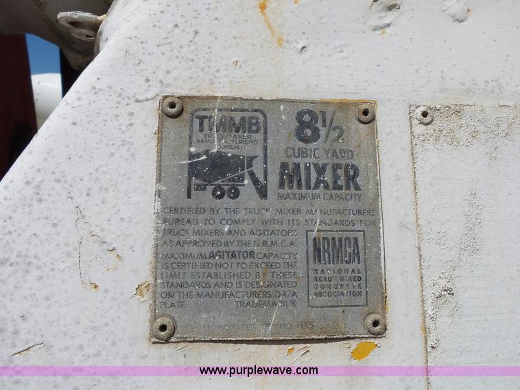 image for item L2030 1989 Ford LT8000 mixer truck