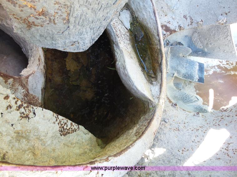 image for item L2030 1989 Ford LT8000 mixer truck