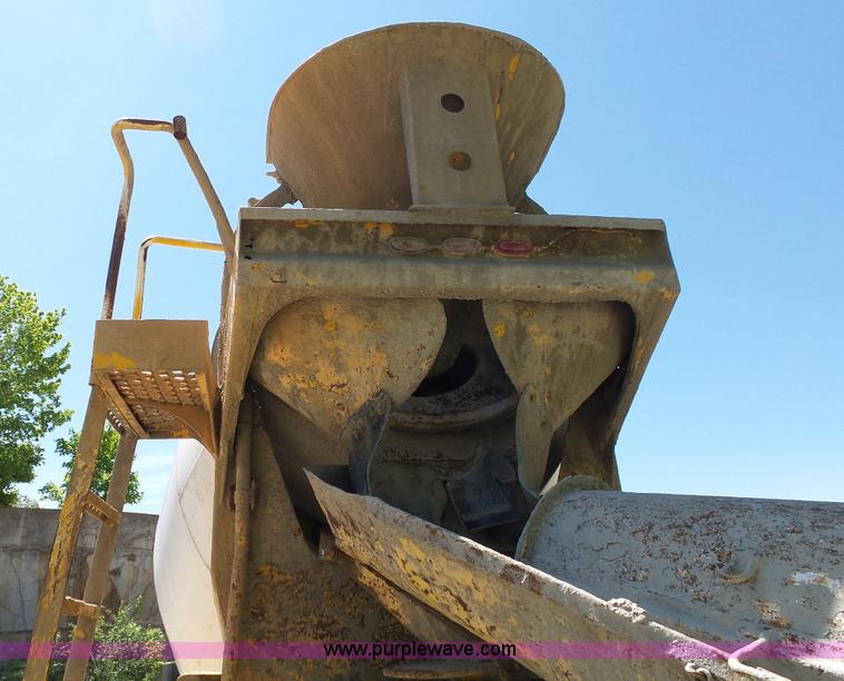 image for item L2030 1989 Ford LT8000 mixer truck