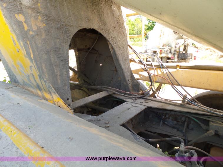 image for item L2030 1989 Ford LT8000 mixer truck