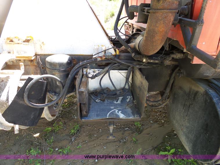 image for item L2030 1989 Ford LT8000 mixer truck