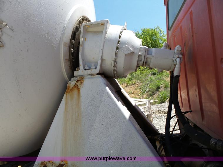 image for item L2030 1989 Ford LT8000 mixer truck