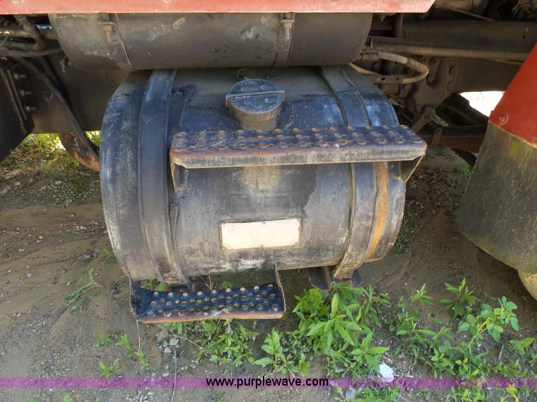 image for item L2030 1989 Ford LT8000 mixer truck