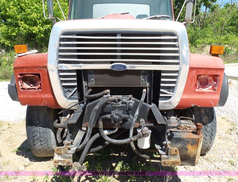 image for item L2030 1989 Ford LT8000 mixer truck