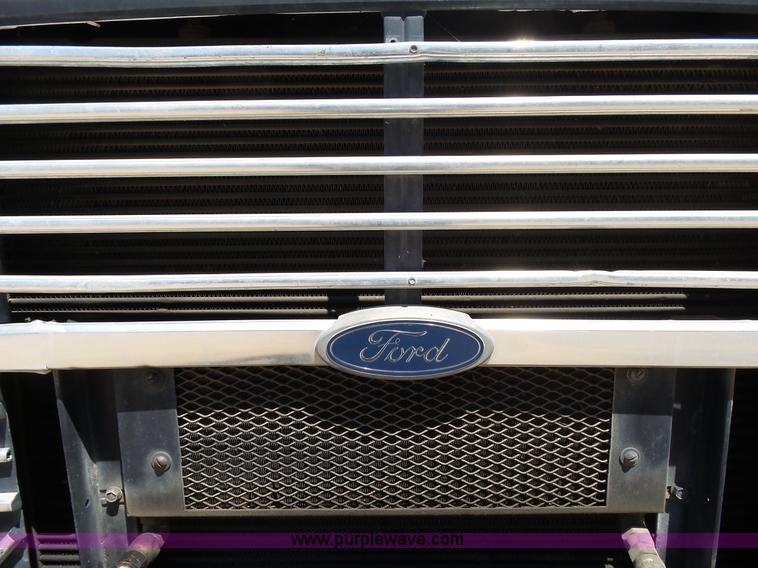 image for item L2030 1989 Ford LT8000 mixer truck