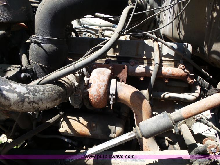 image for item L2030 1989 Ford LT8000 mixer truck