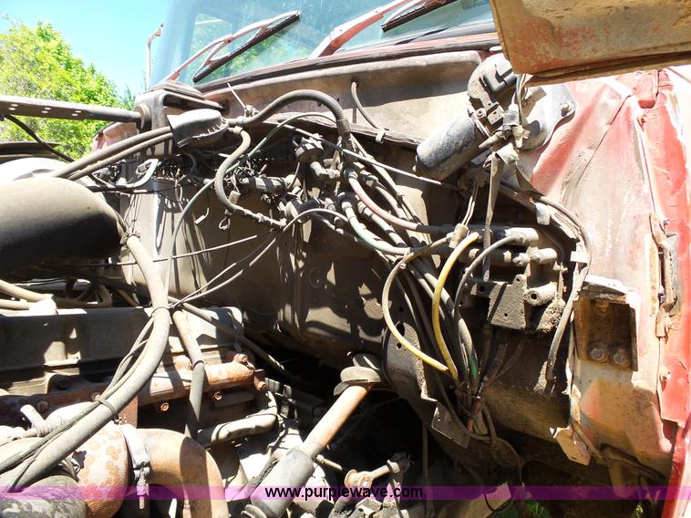 image for item L2030 1989 Ford LT8000 mixer truck