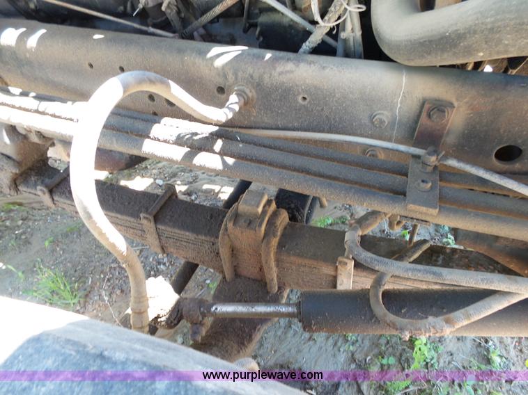 image for item L2030 1989 Ford LT8000 mixer truck