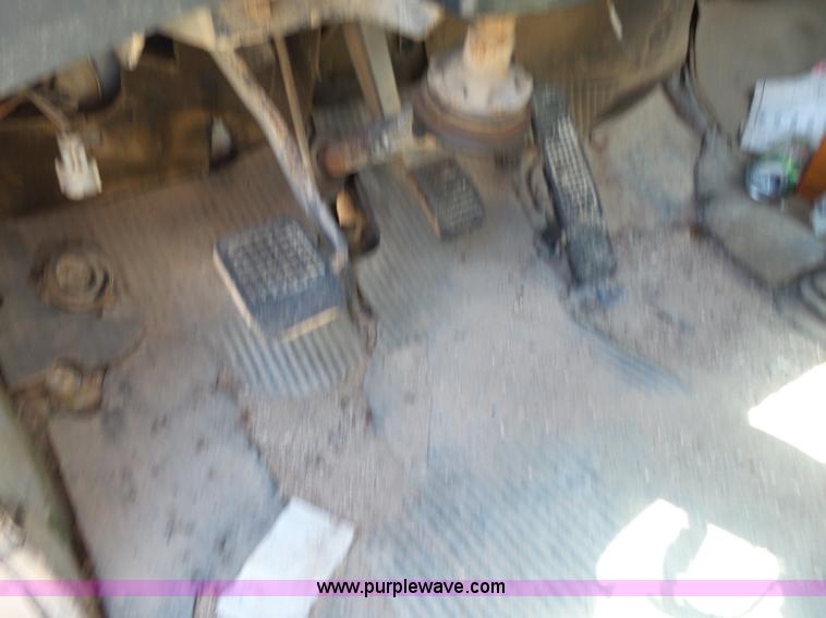 image for item L2030 1989 Ford LT8000 mixer truck