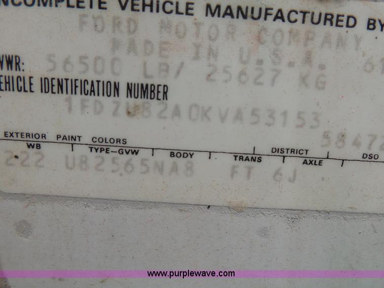 image for item L2030 1989 Ford LT8000 mixer truck