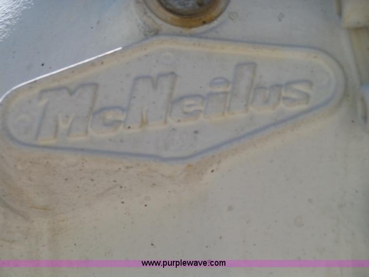 image for item L2031 1998 International 1840 mixer truck