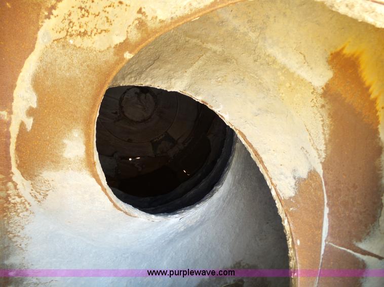 image for item L2031 1998 International 1840 mixer truck