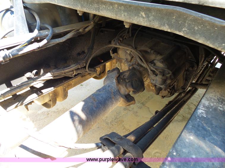 image for item L2031 1998 International 1840 mixer truck