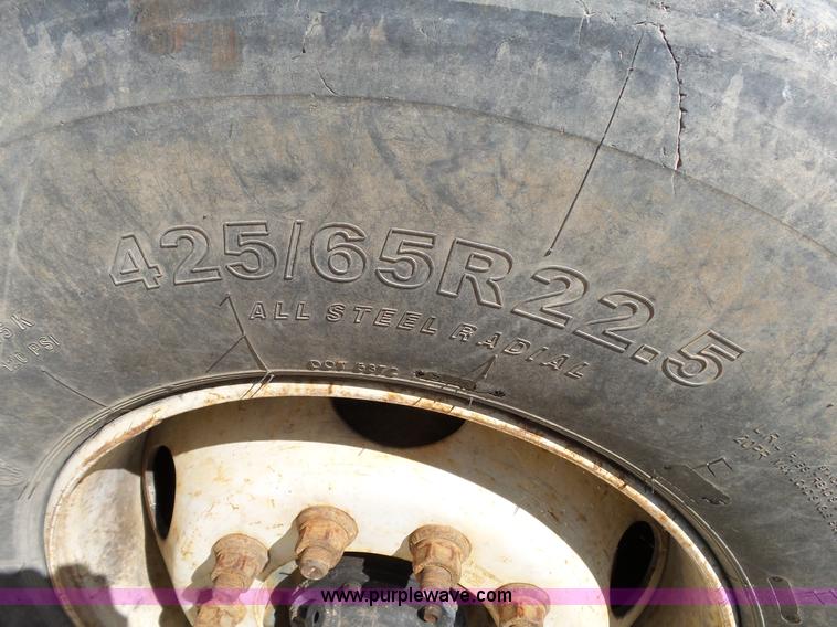 image for item L2031 1998 International 1840 mixer truck