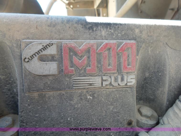image for item L2031 1998 International 1840 mixer truck