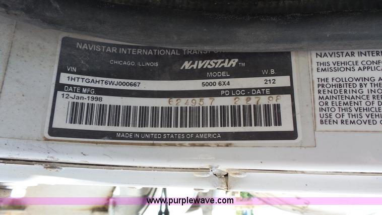 image for item L2031 1998 International 1840 mixer truck