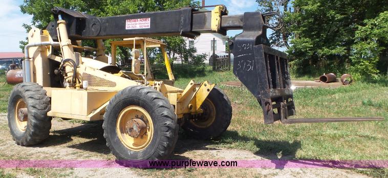 image for item L5251 1981 Pettibone B66 telehandler