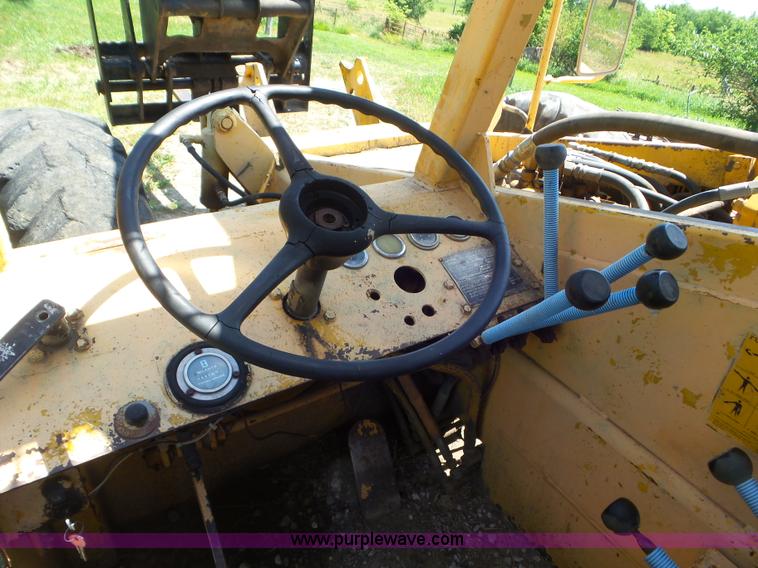 image for item L5251 1981 Pettibone B66 telehandler