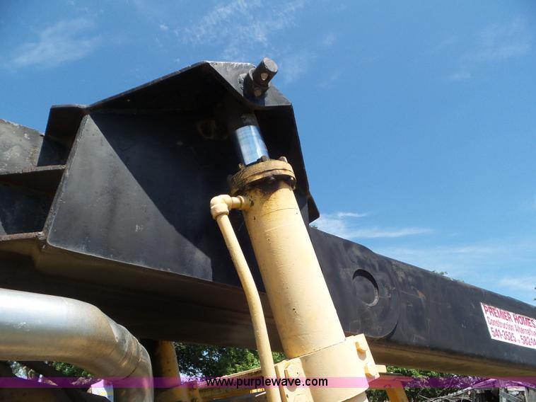 image for item L5251 1981 Pettibone B66 telehandler