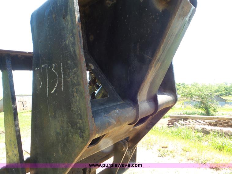 image for item L5251 1981 Pettibone B66 telehandler