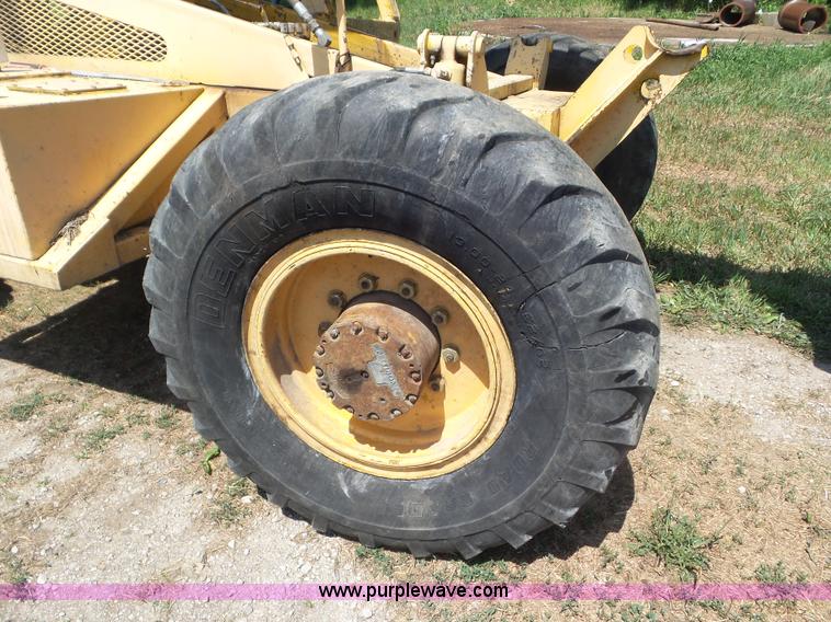 image for item L5251 1981 Pettibone B66 telehandler