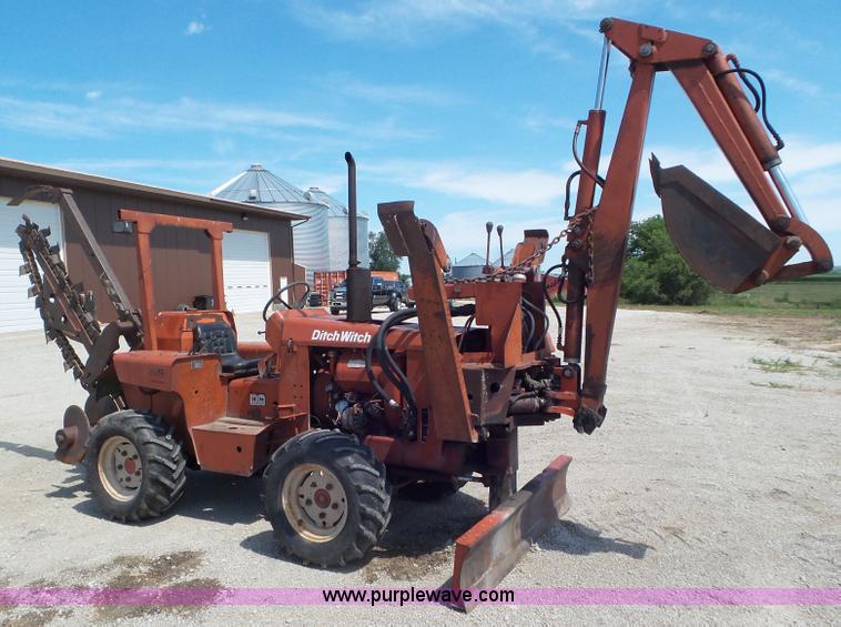 Ditch Witch R40 trencher in Maryville, MO | Item L5253 sold | Purple Wave