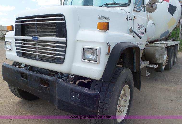 image for item L5267 1997 Ford LT9000 mixer truck
