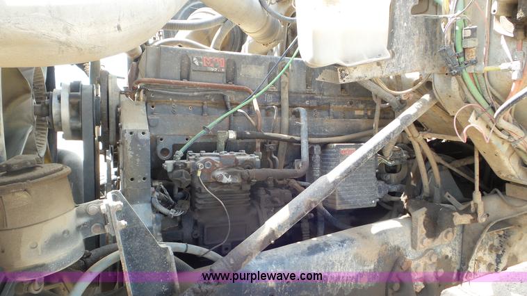 image for item L5267 1997 Ford LT9000 mixer truck