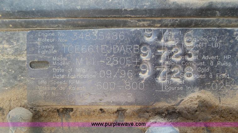 image for item L5267 1997 Ford LT9000 mixer truck