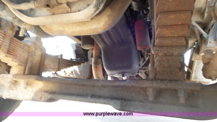 image for item L5267 1997 Ford LT9000 mixer truck