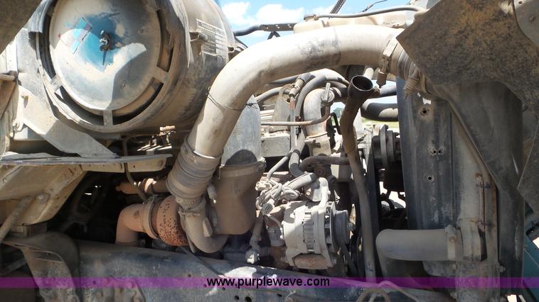 image for item L5267 1997 Ford LT9000 mixer truck