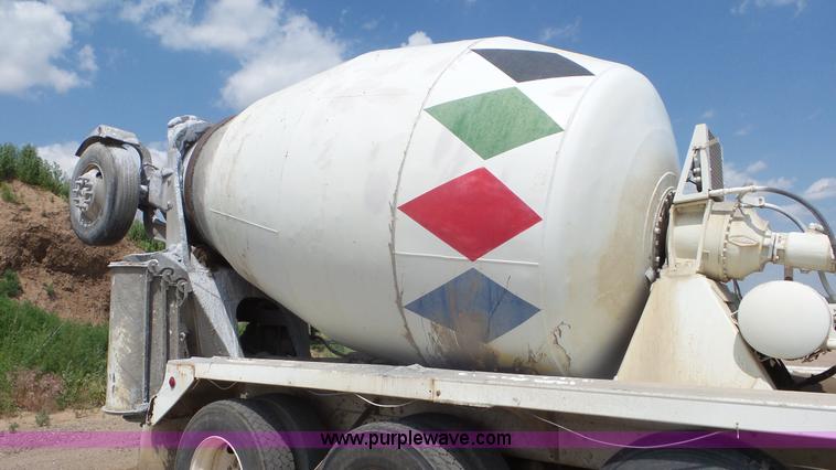 image for item L5267 1997 Ford LT9000 mixer truck