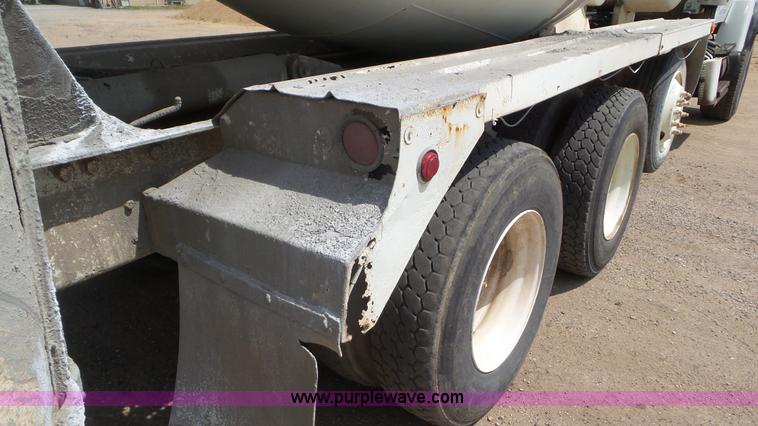 image for item L5267 1997 Ford LT9000 mixer truck