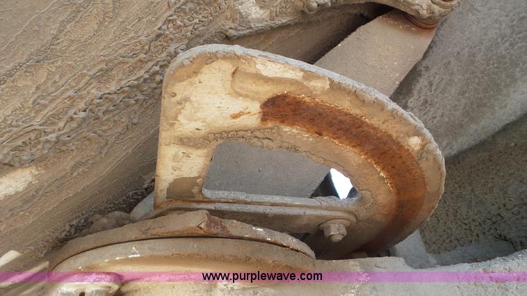 image for item L5267 1997 Ford LT9000 mixer truck