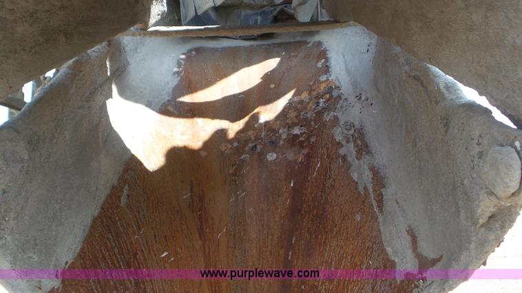 image for item L5267 1997 Ford LT9000 mixer truck